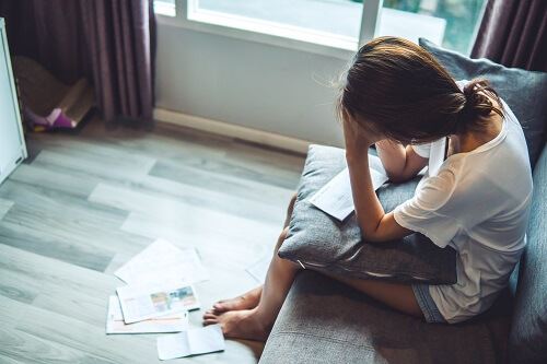 Woman filing for bankruptcy
